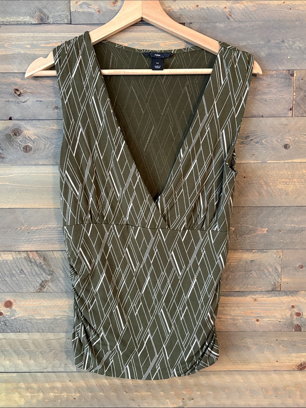 EXCELLENT CONDITION - H&M Green Geometric Print V-Neck Tank Top - M